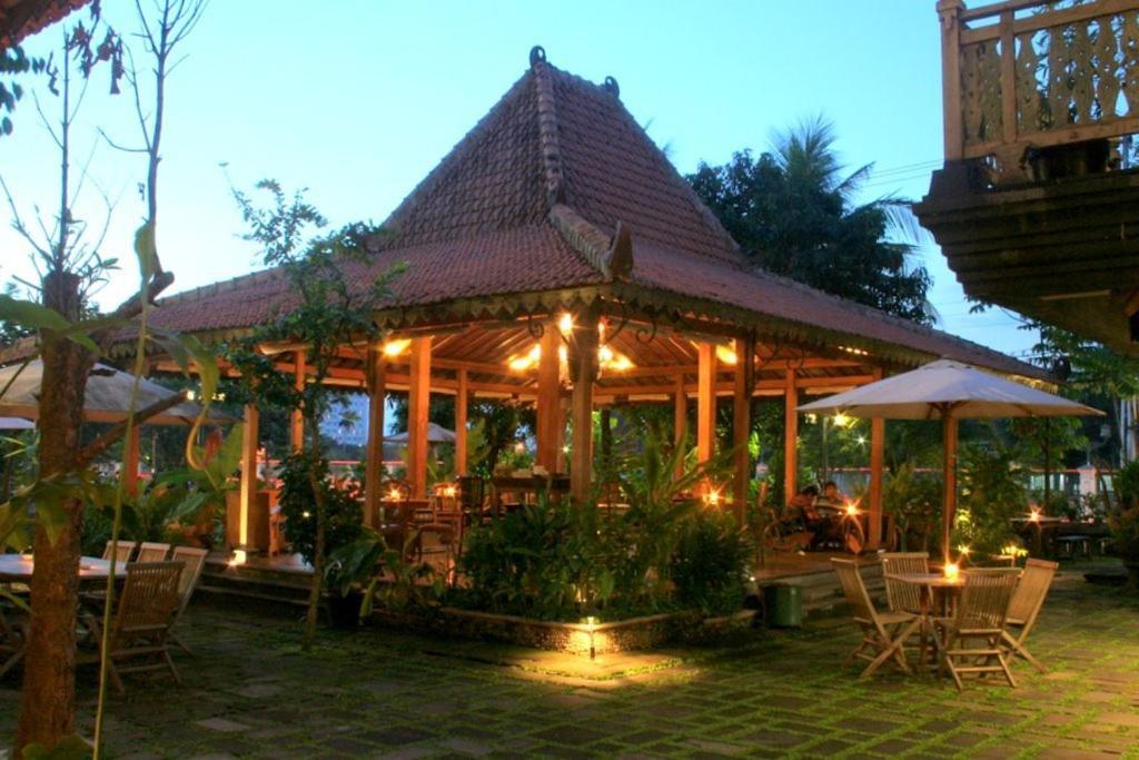 Omah Sinten Heritage Hotel & Resto Surakarta  Luaran gambar